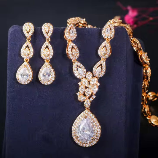 Elegant Zirconia Necklace Set