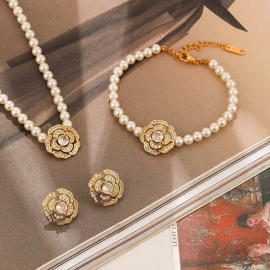 Elegant Pearls Necklace Set